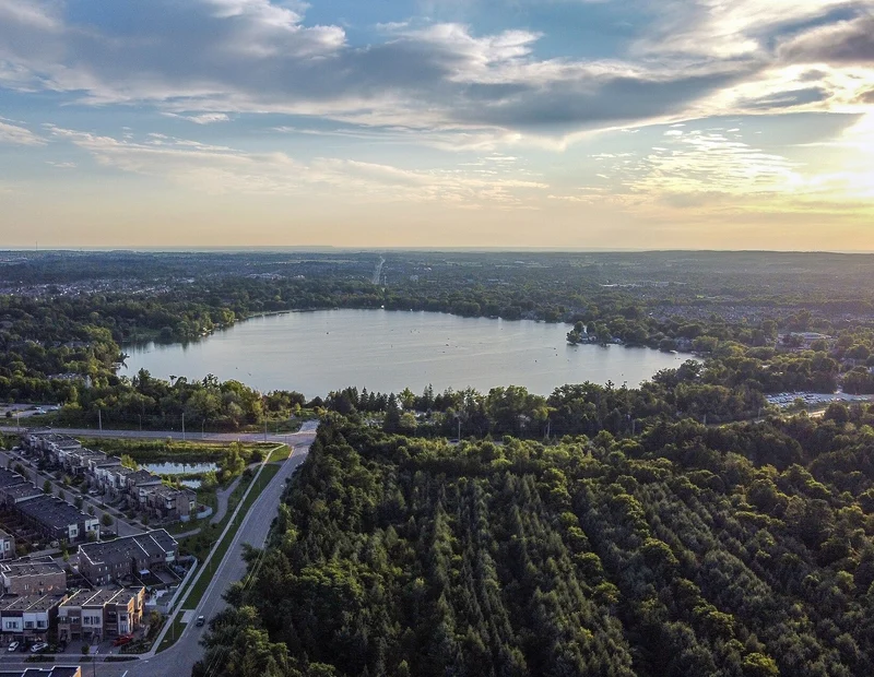 Aerial view of Lake Wilcox and surrounding Richmond Hill neighbourhoods